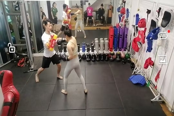 在雇佣l临沂私人保镖时，怎么避免保镖服务带来的危险？
